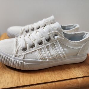 Ladies Like New Blowfish Athletic Shoes Size 8.5